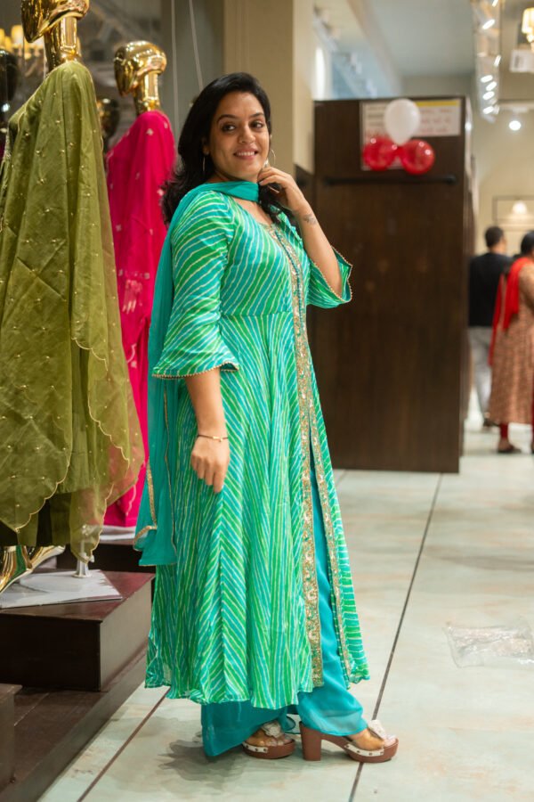 Kala Creation Beautiful Lining Top Pant And Dupatta Set - Image 2