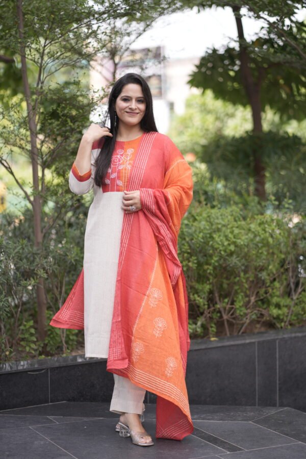 Kala Creation Plain Kurta Pant And Dupatta Set - Image 2