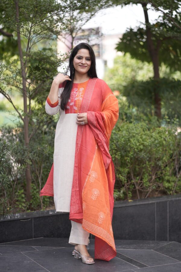 Kala Creation Plain Kurta Pant And Dupatta Set - Image 5