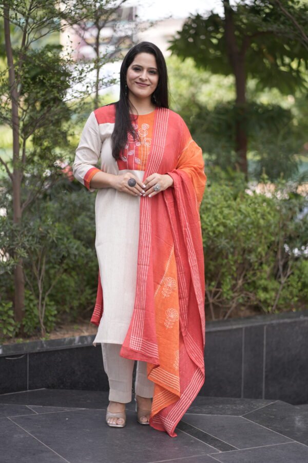 Kala Creation Plain Kurta Pant And Dupatta Set - Image 4