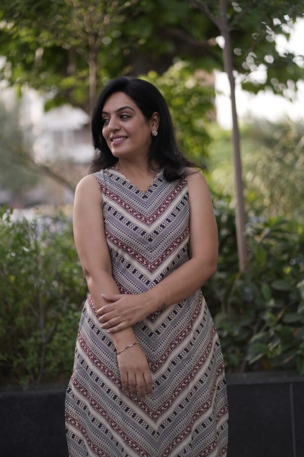 Kala Creation Beautiful Printed Sleeveless Kurti Pant  Set - Image 3