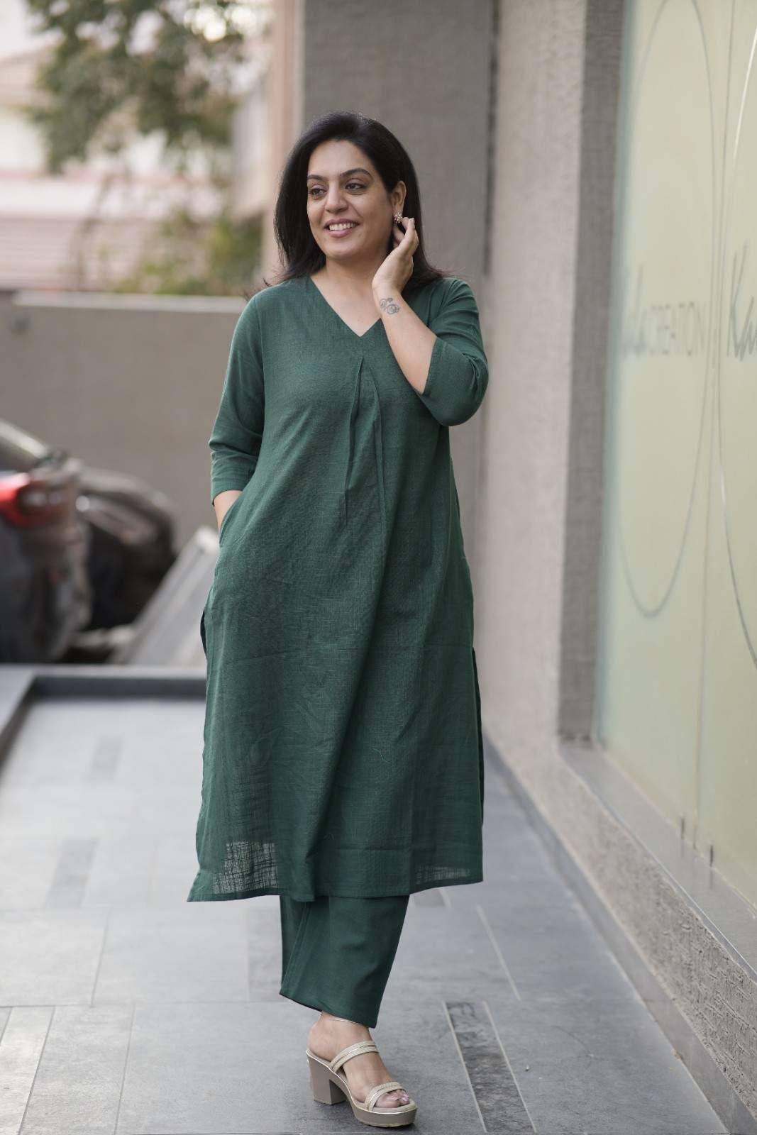 Kala Creation Plain V-Neck Kurta Pant Set