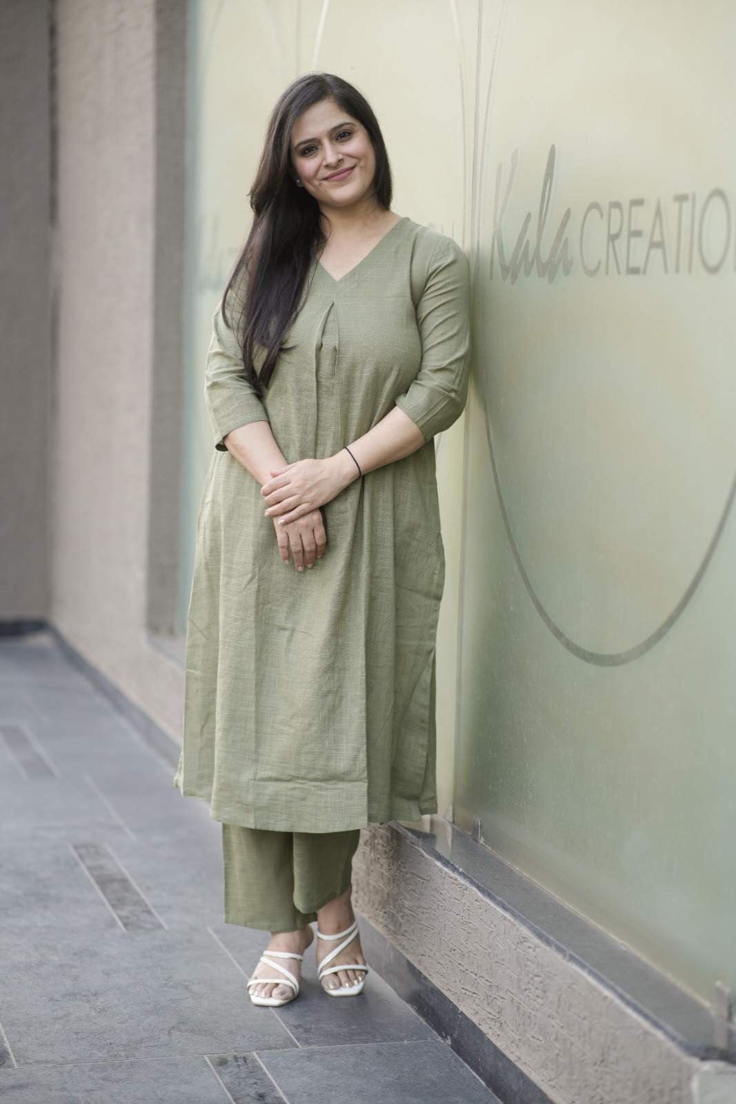 Kala Creation Plain V-Neck Kurta Pant Set