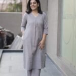 Kala Creation Plain V-Neck Kurta Pant Set