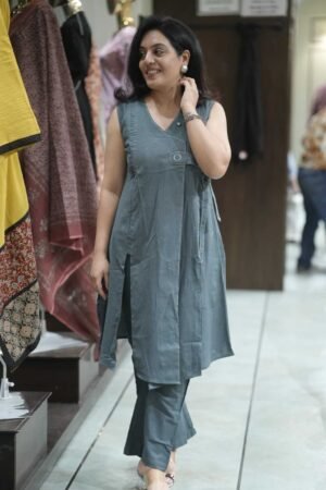 Kala Creation Plain Grey V-Neck Kurta And Pant Set