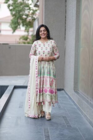 Kala Creation Lightweight Floral Printed Kurta Set With Matching Pant And Dupatta Set