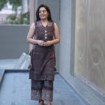 Kala Creation Beautiful Sleeveless Mirror Work Kurta With Matching Pant Set