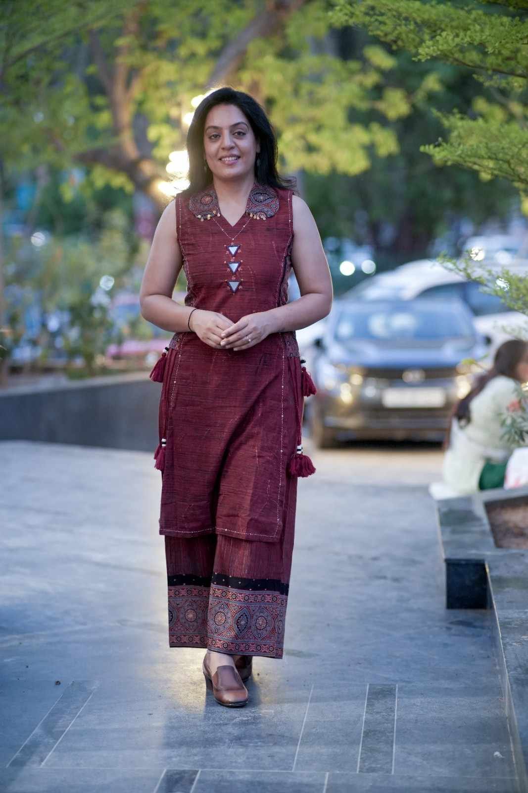 Kala Creation Beautiful Sleeveless Mirror Work Kurta With Matching Pant Set