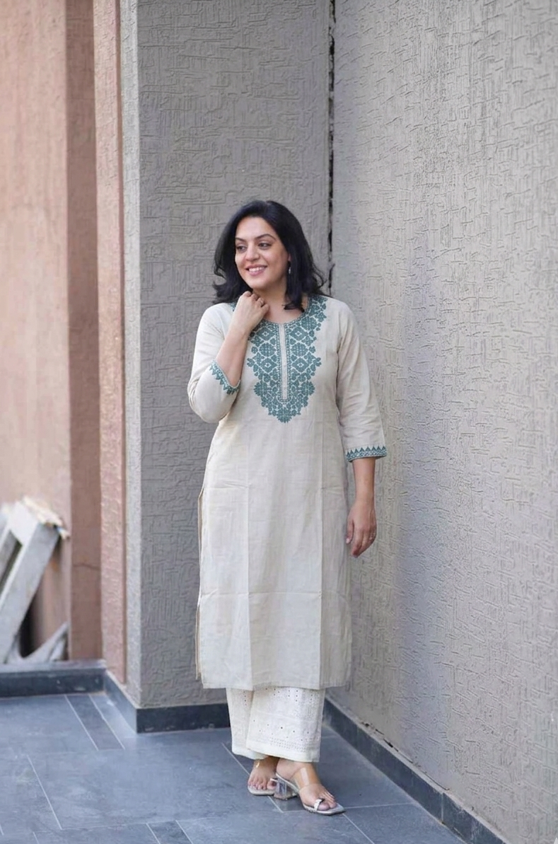 Kala Creation Beautiful Embroidered Straight Kurta