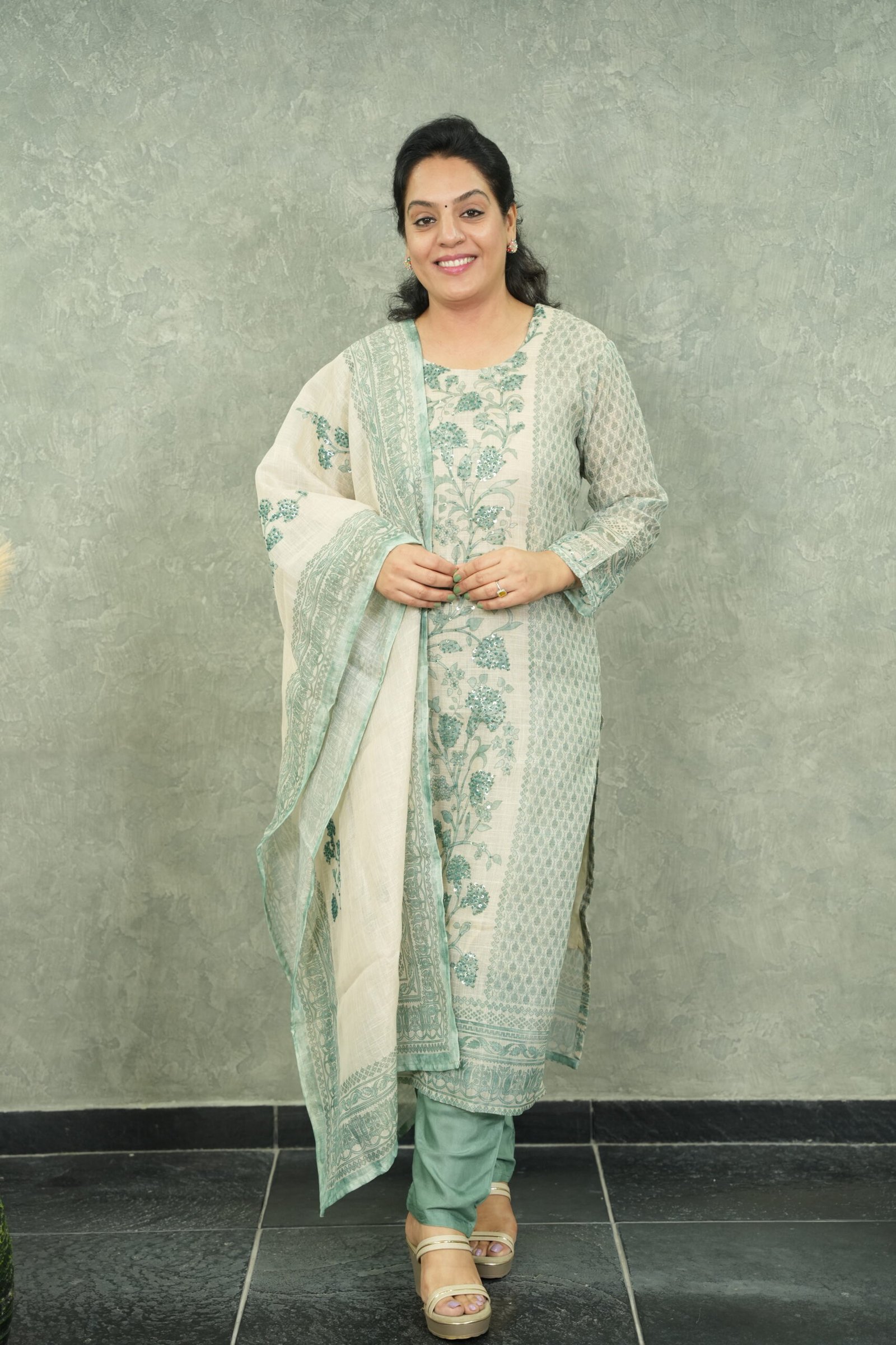 Kala Creation Women's Elegant Pastel Green Straight Kurta With Dupatta Set