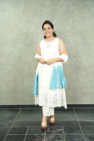 Kala Creation Off White Sleeveless Kurta Pant And Ombre Dupatta